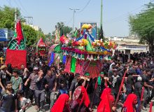 اجتماع عظیم عزادران حسینی در روز عاشورا در میناب از نگاه دوربین