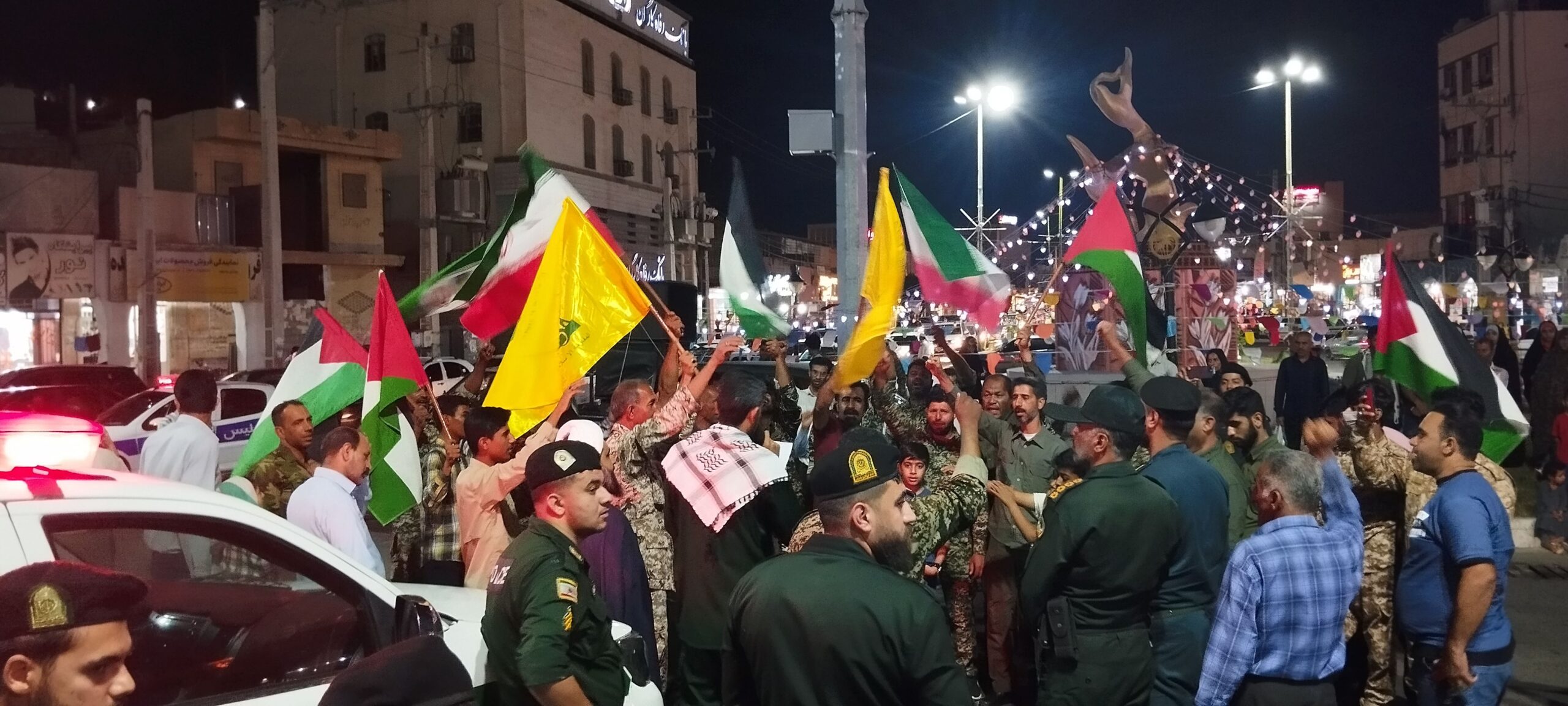تجمع مردم میناب در حمایت از عملیات سپاه پاسداران
